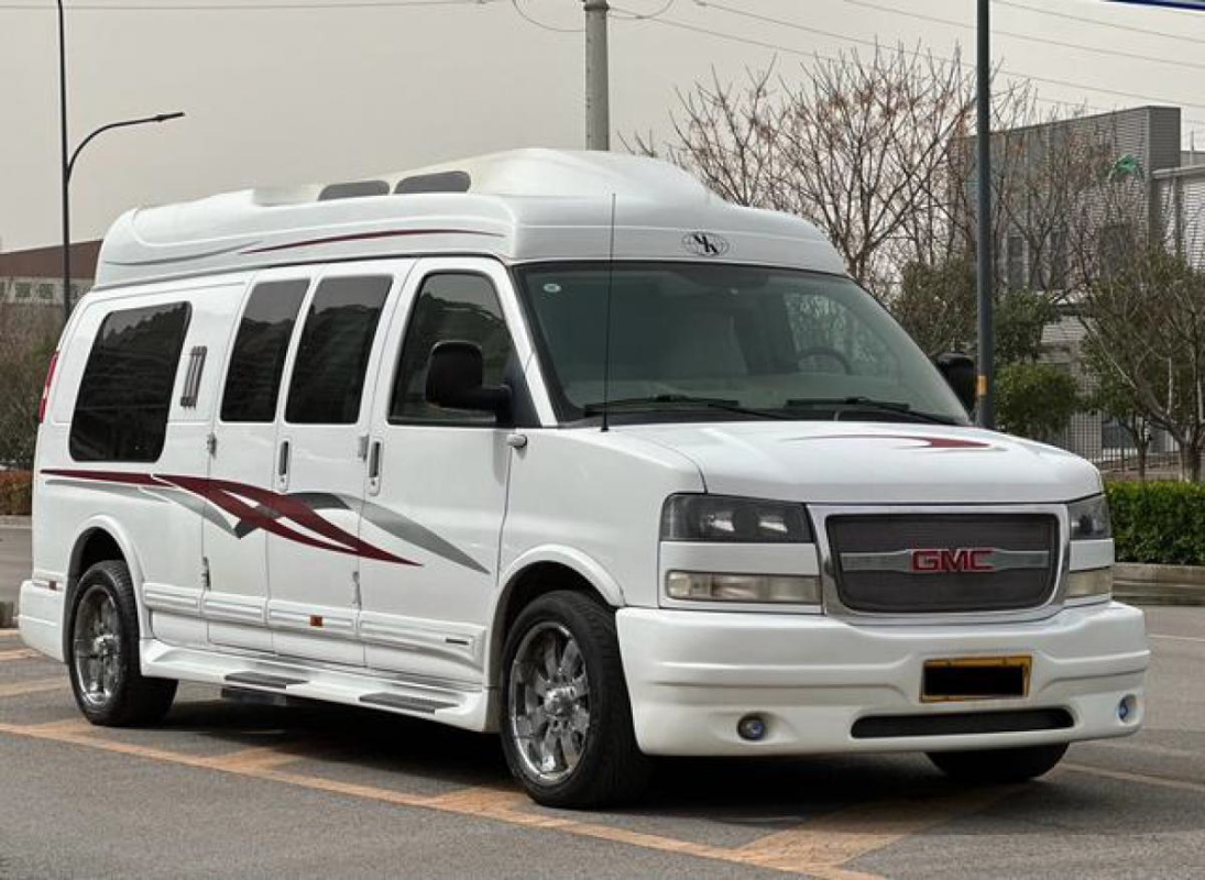 Private: GMC SAVANA 6.0L Executive Privacy Screen Edition