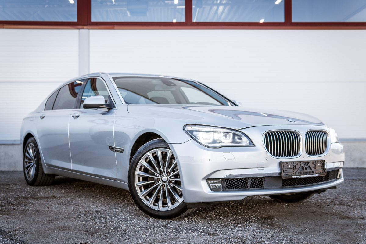 BMW 740iL F02