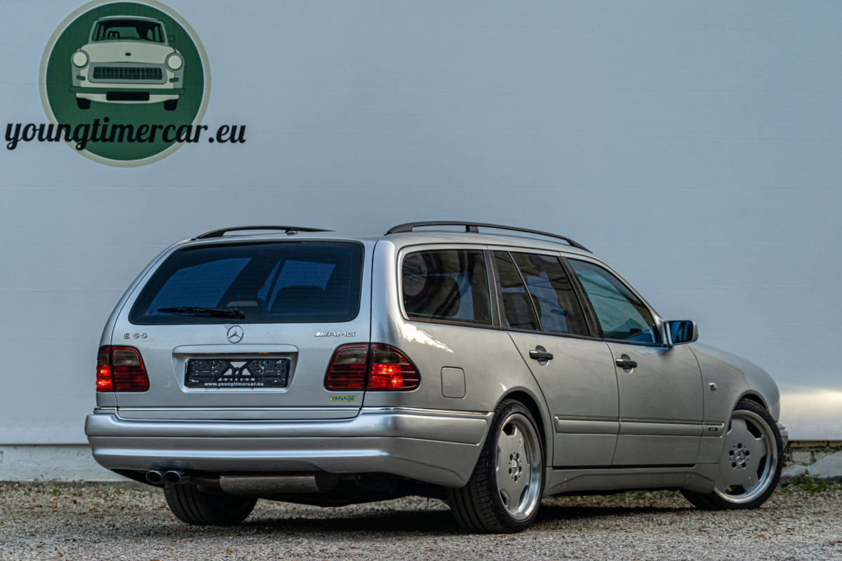 Mercedes-Benz E55 AMG