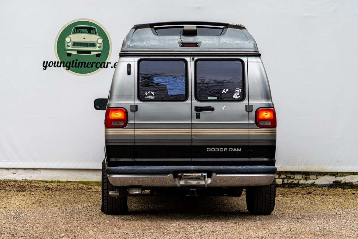 Dodge Ram Van 250
