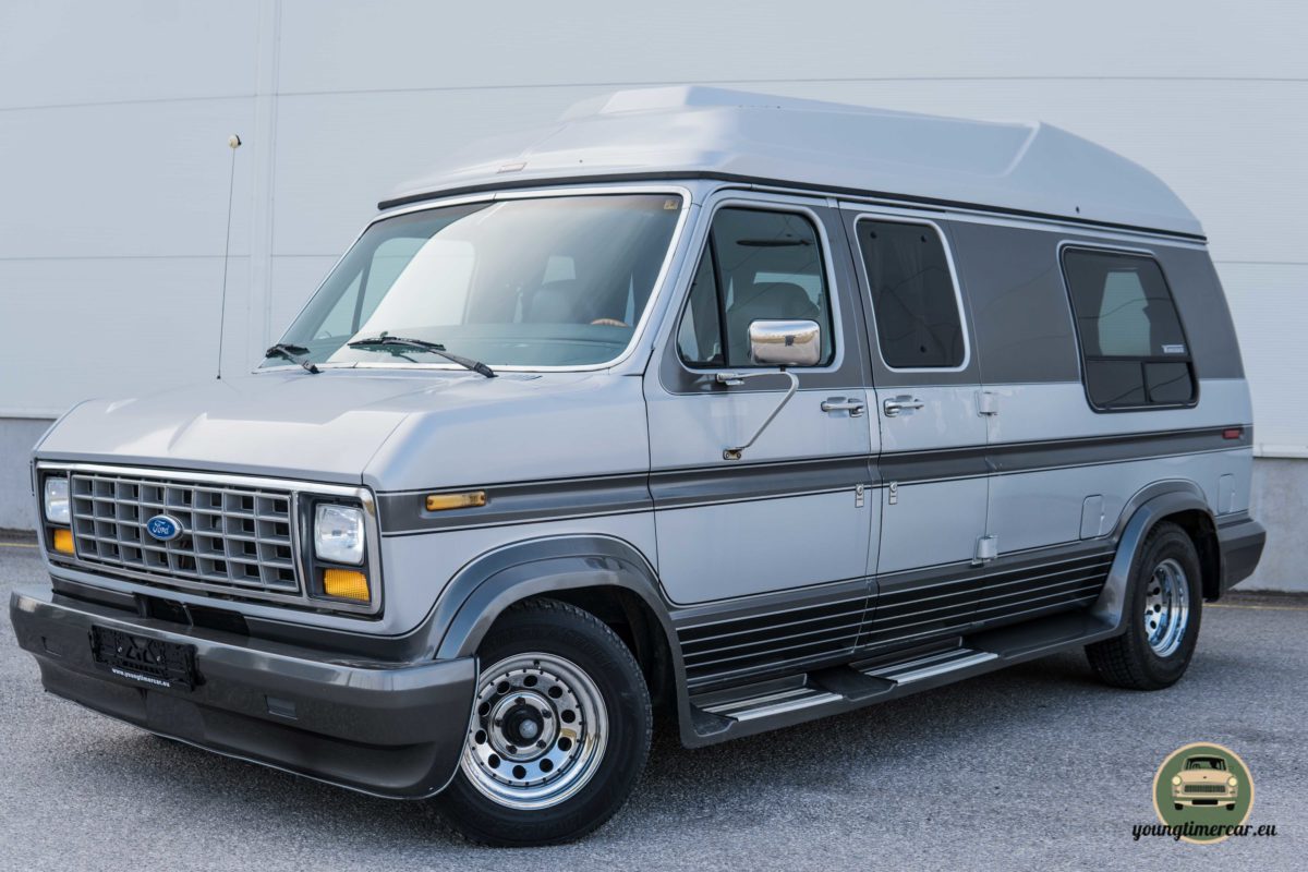 Ford Econoline WINNEBAGO VANS