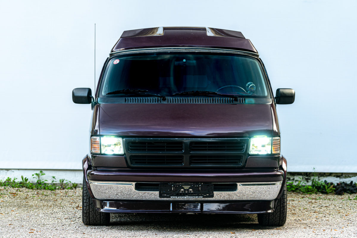 Dodge Ram Van 5.2