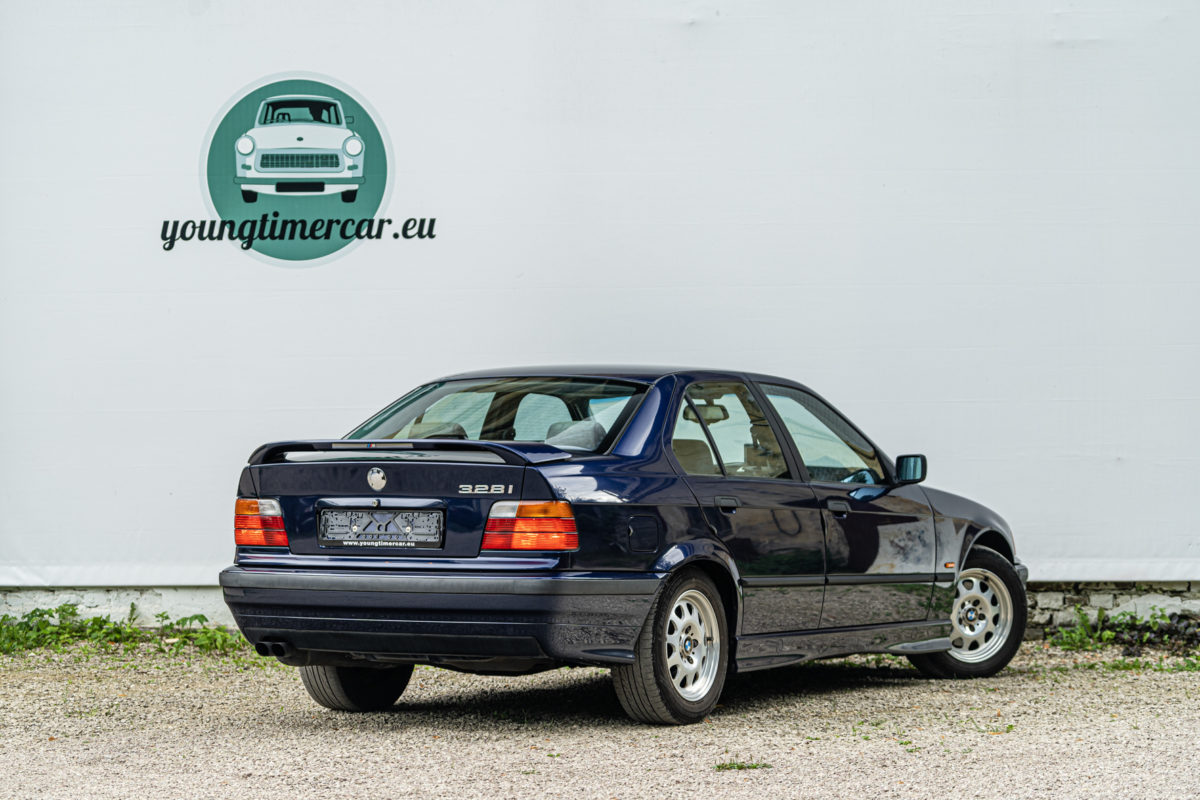 BMW 328iA (E36)