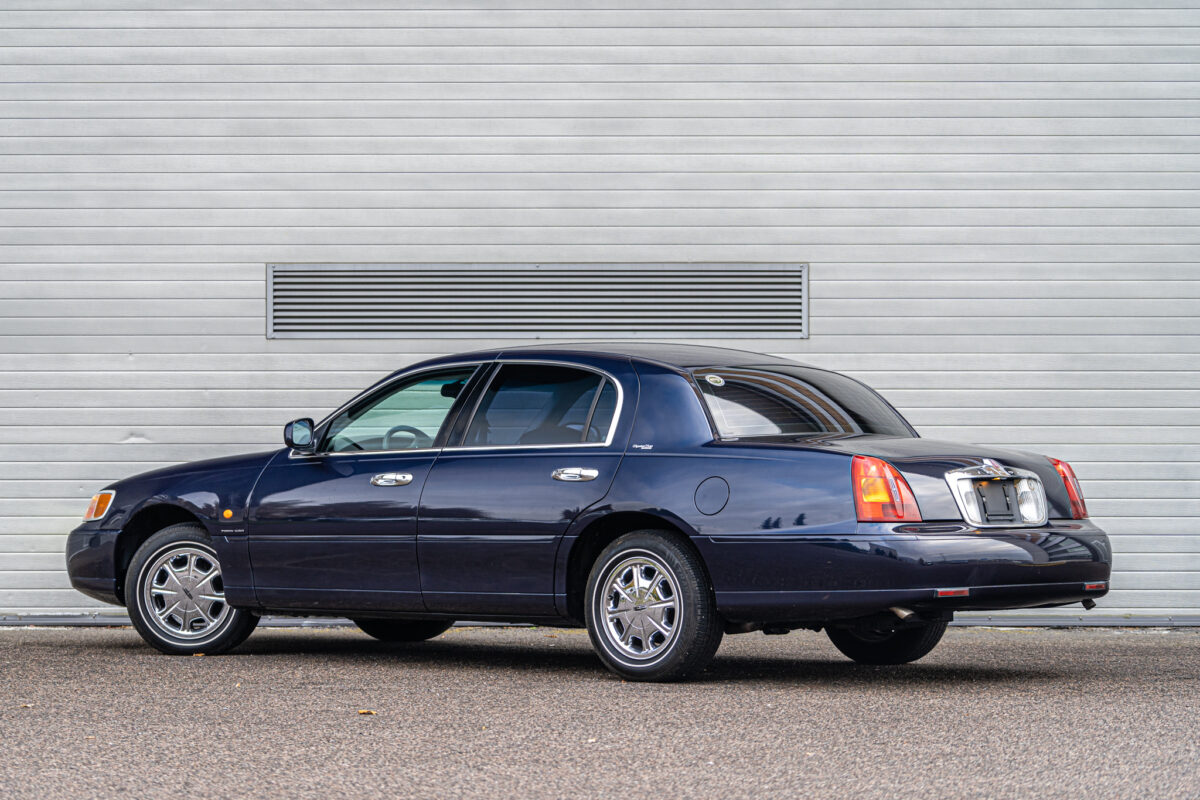 Lincoln Towncar Signature Series