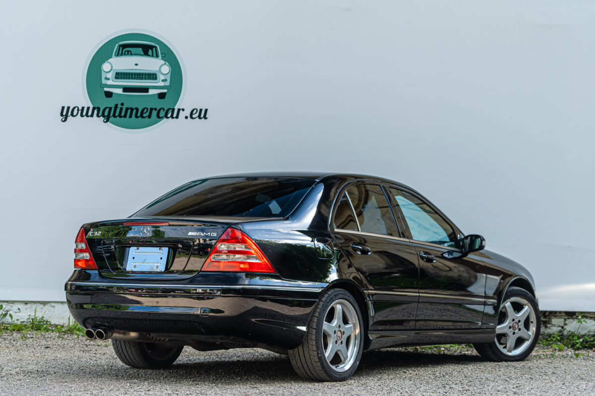 Mercedes-Benz C320 (AMG look)