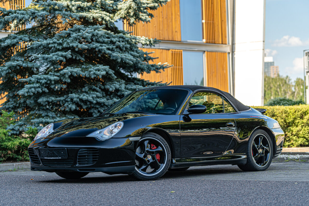 Porsche Carrera 4S (911)