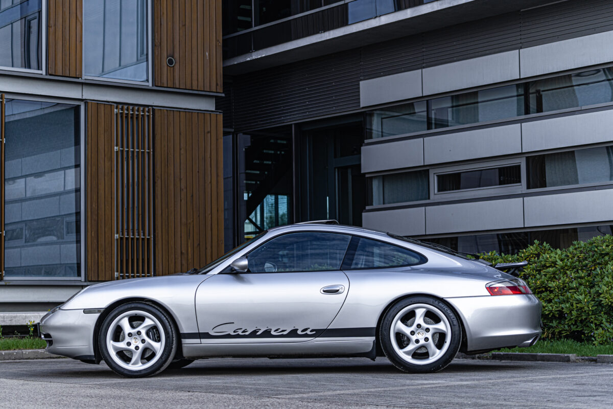 Porsche 911 Carrera (996)