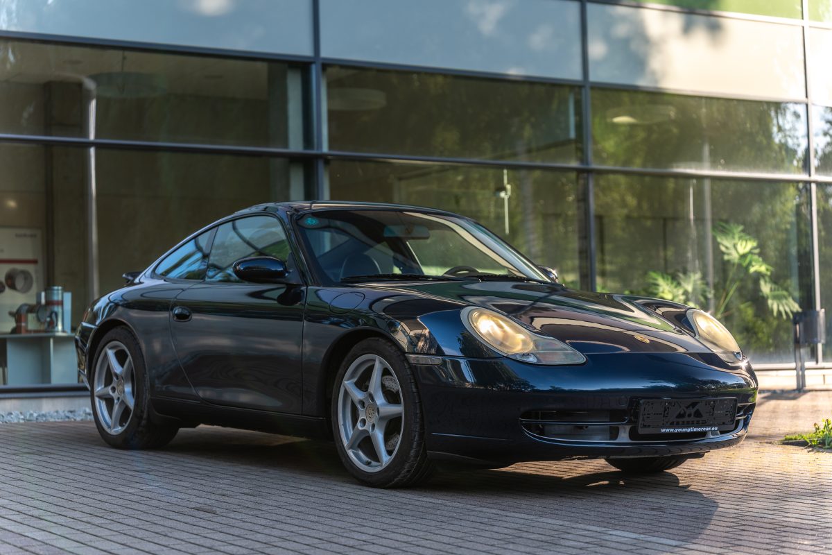 Porsche 911 Carrera (996)