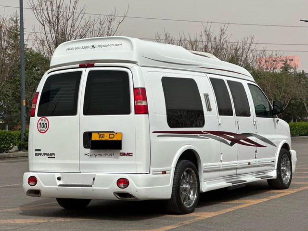 Private: GMC SAVANA 6.0L Executive Privacy Screen Edition