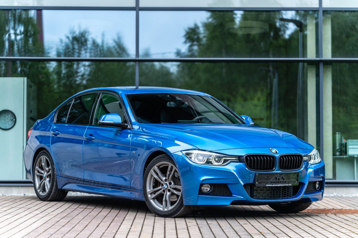 BMW 320iM F30