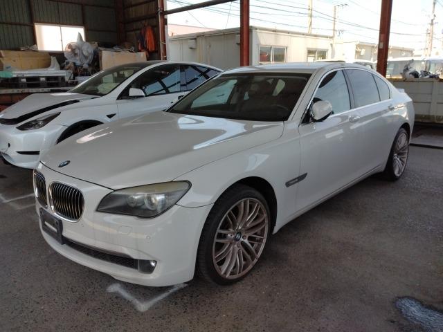 BMW 740i