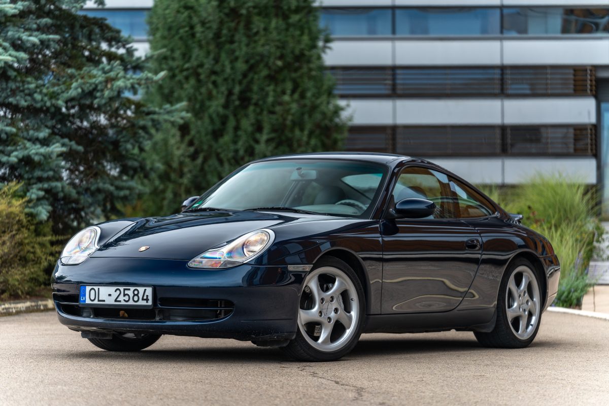 Porsche 911 Carrera 4 (996) — Tiptronic
