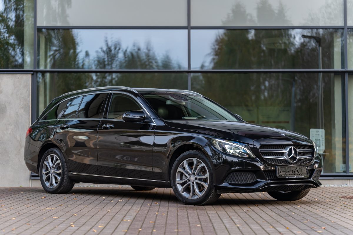 Mercedes Benz C220 4Matic S205